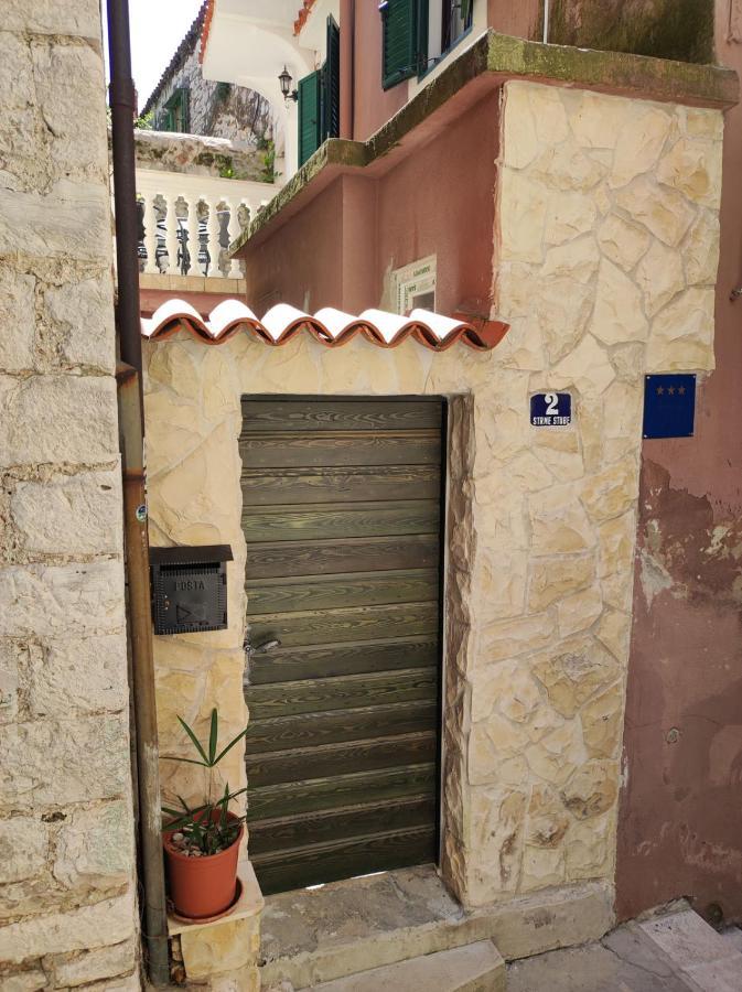 Old Stone House St Lawrence In The Heart Of Sibenik'S Old Town Apartamento Exterior foto